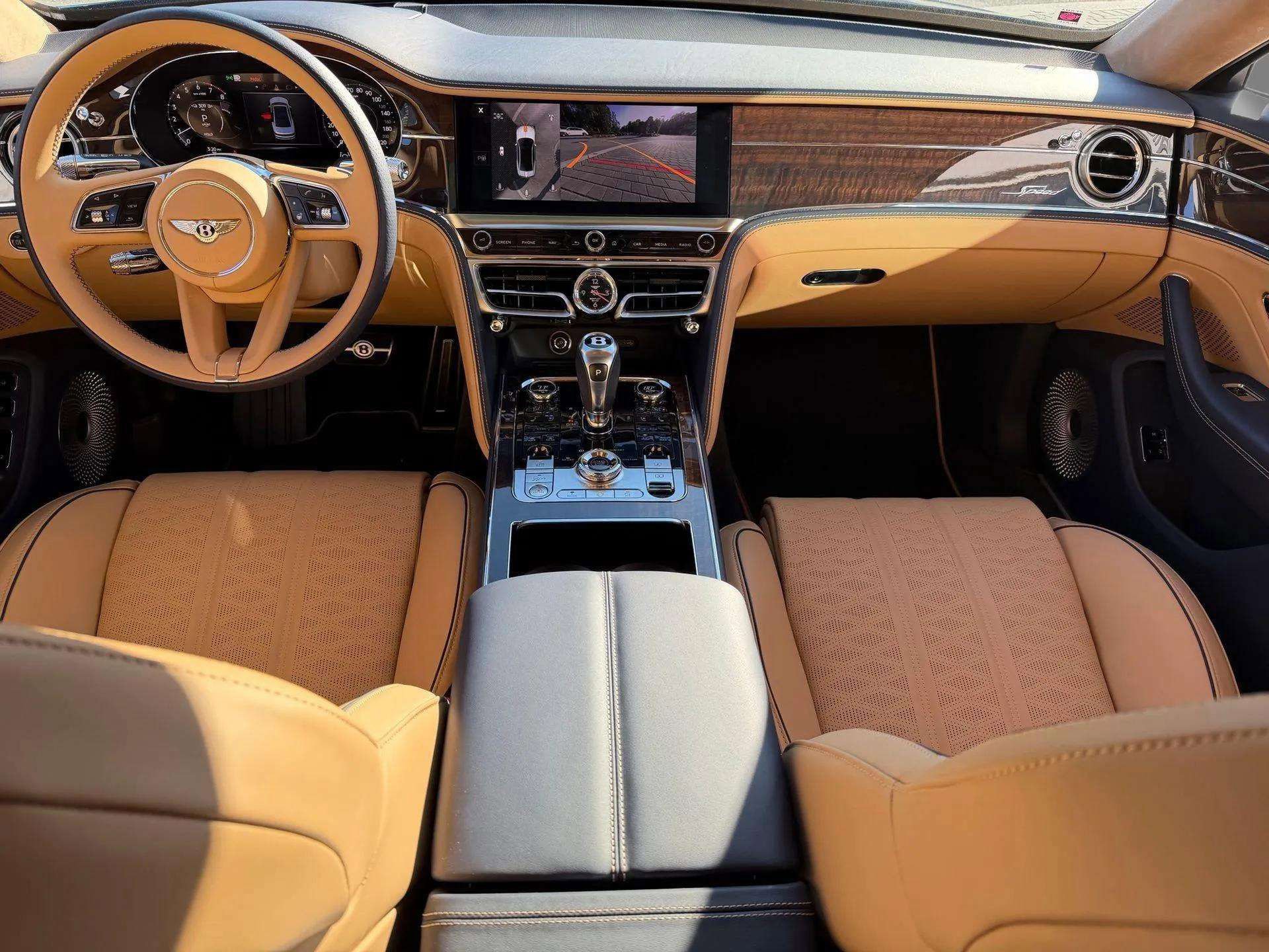 Used 2025 Bentley Flying Spur Plug-In Hybrid AWD/4WD image 11