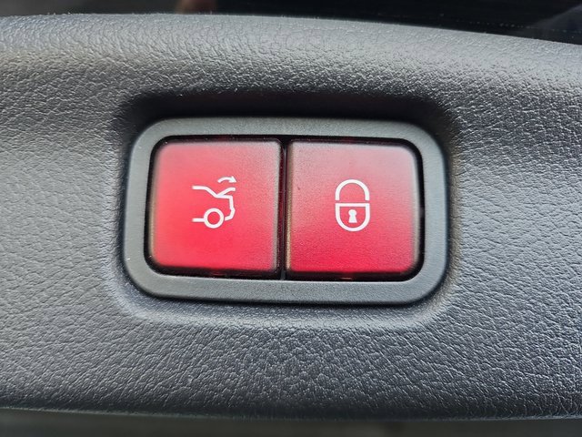 Used 2023 Mercedes-Benz C 300 4MATIC Sedan image 13