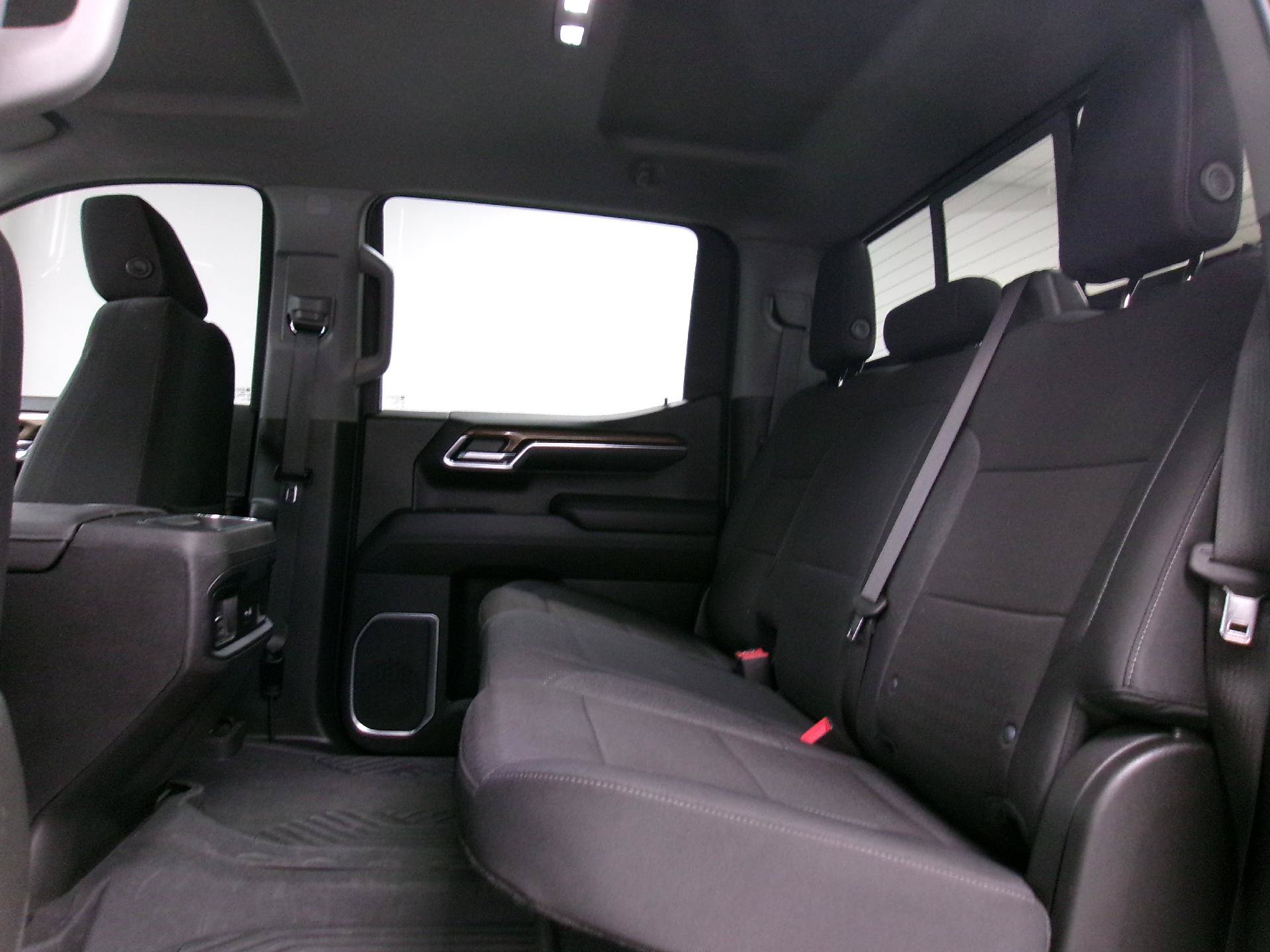 Used 2024 Chevrolet Silverado 1500 LT Trail Boss w/ Convenience Package II AWD/4WD image 10