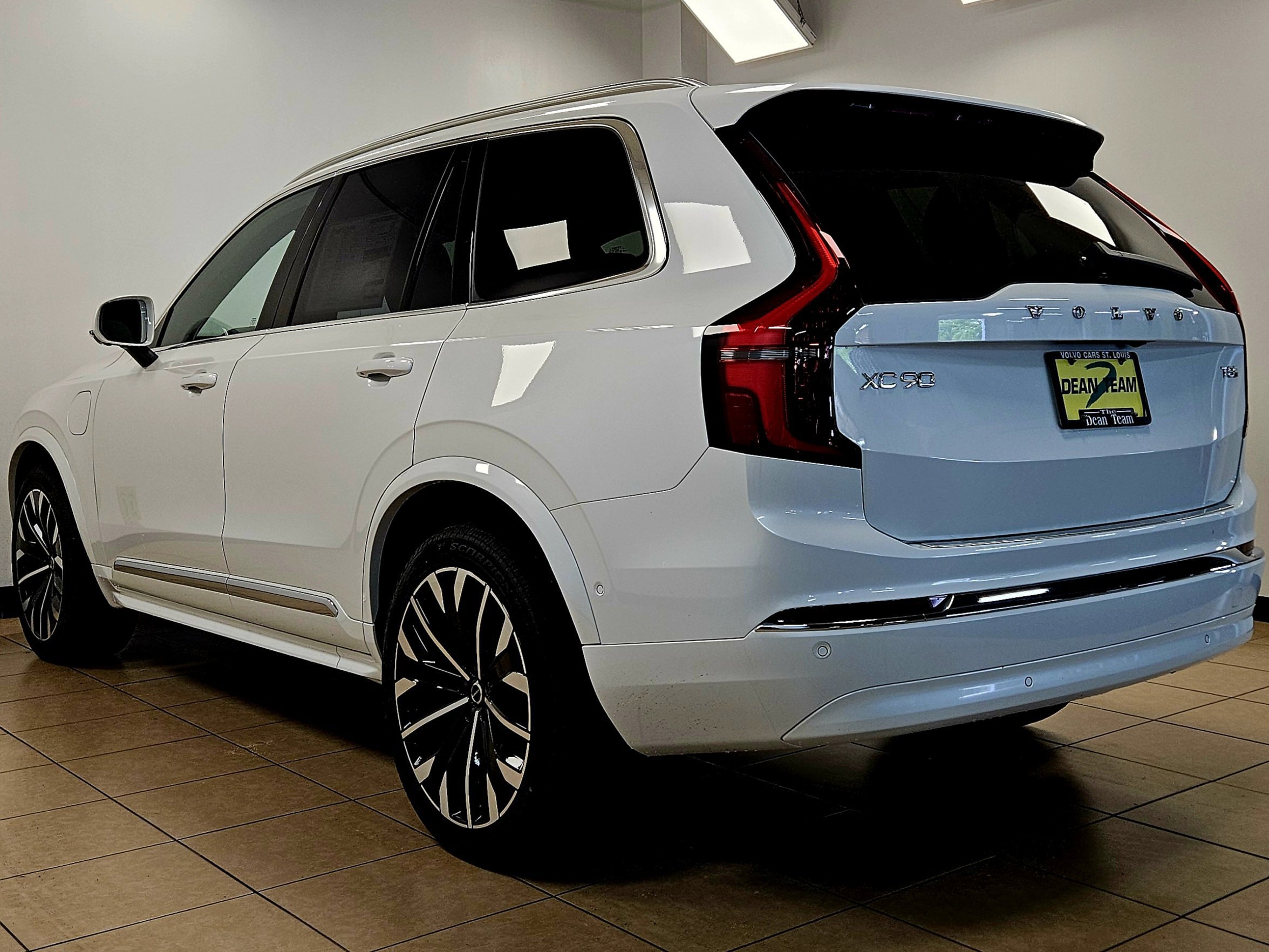 New 2026 Volvo XC90 T8 Plus w/ Protection Package AWD/4WD image 6