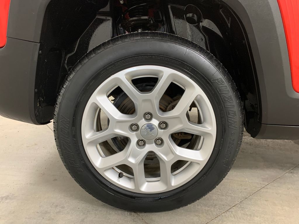 Used 2017 Jeep Renegade Latitude image 24