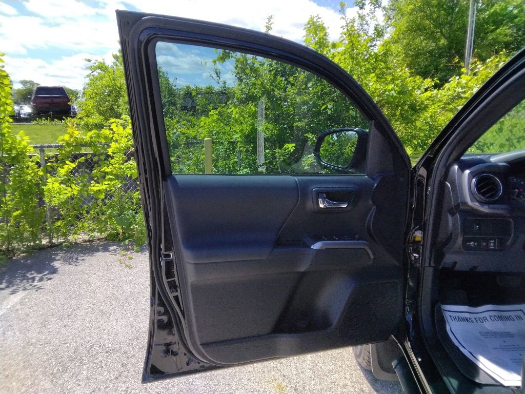 Used 2023 Toyota Tacoma TRD Off-Road AWD/4WD image 26