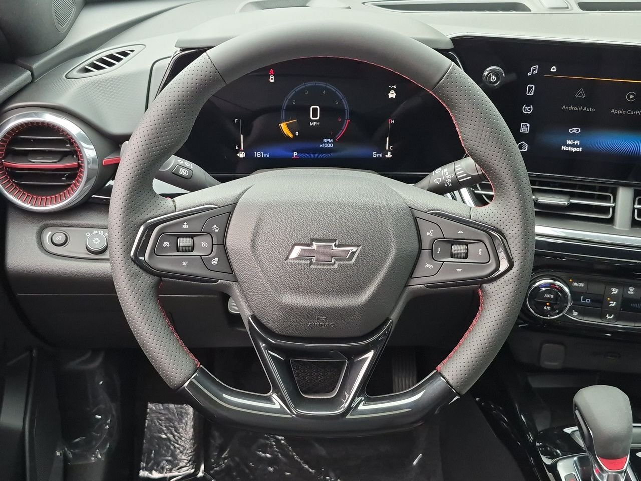 New 2026 Chevrolet Trax RS w/ Sunroof Package FWD image 11