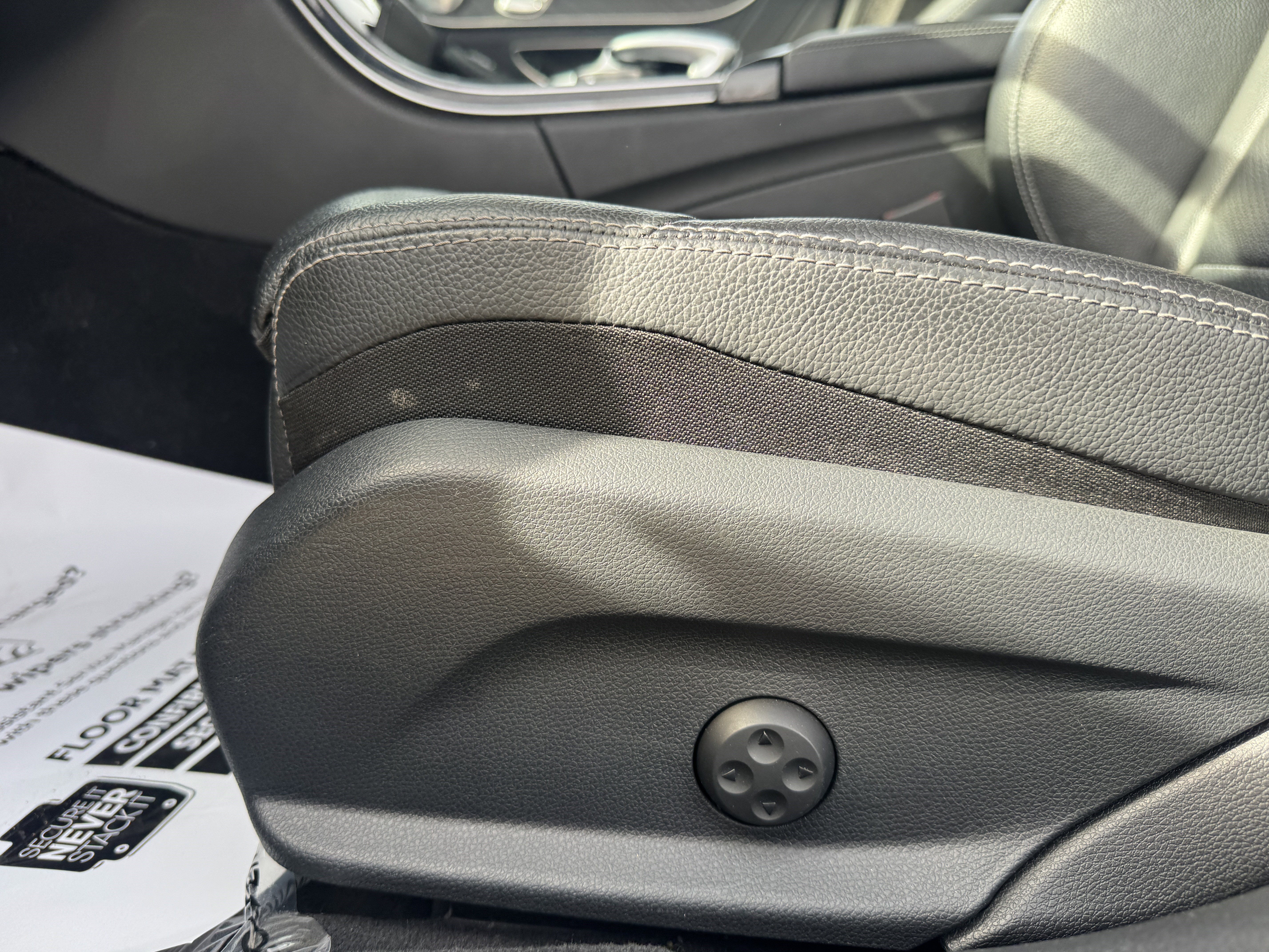 Used 2016 Mercedes-Benz C 300 4MATIC Sedan image 13