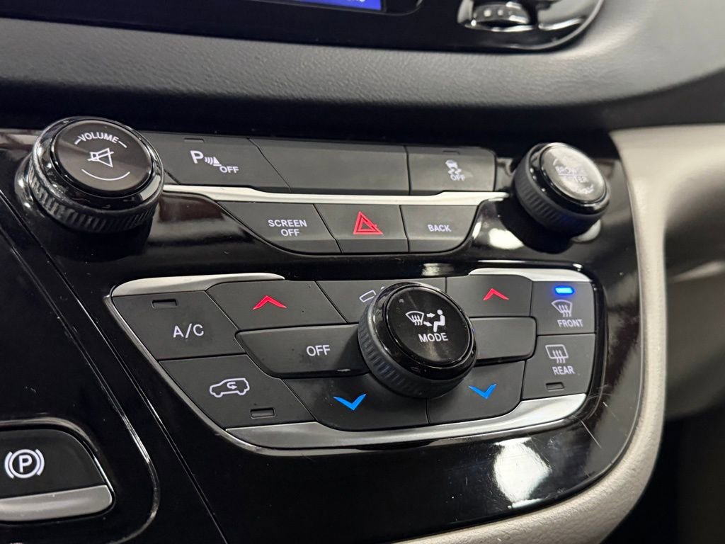 Used 2017 Chrysler Pacifica Touring image 17