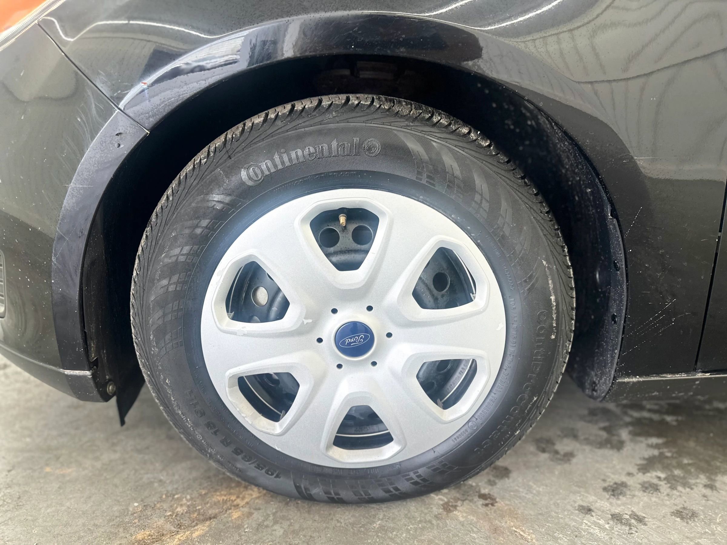 Used 2017 Ford Focus S image 9