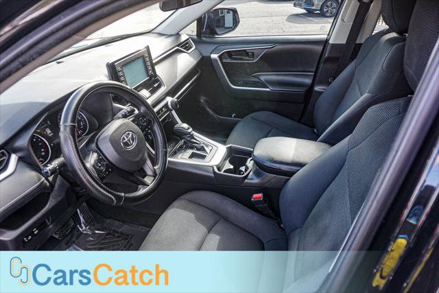 Used 2019 Toyota RAV4 LE image 16