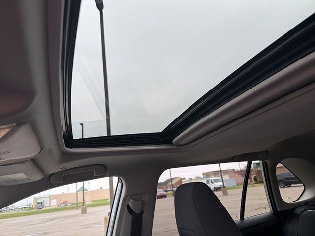 Used 2025 Toyota RAV4 XLE w/ Convenience Package image 6