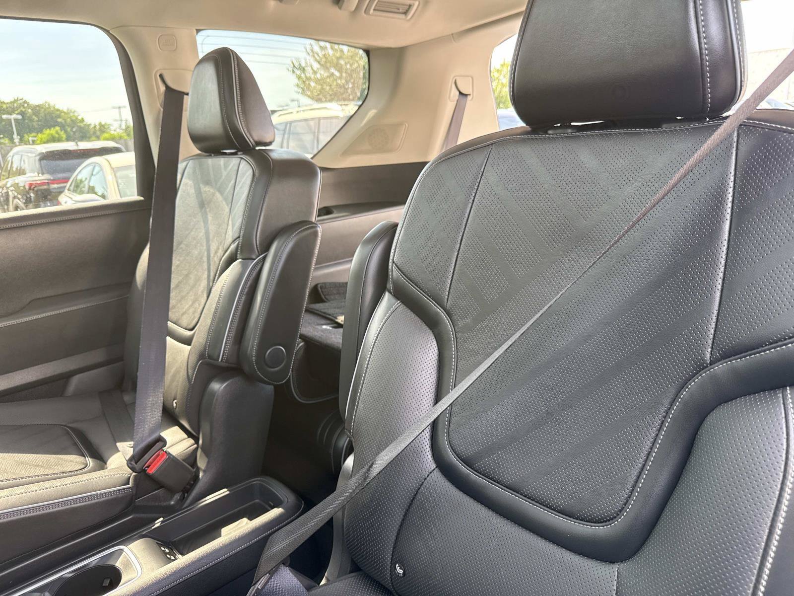 Used 2025 INFINITI QX80 Luxe AWD/4WD image 30