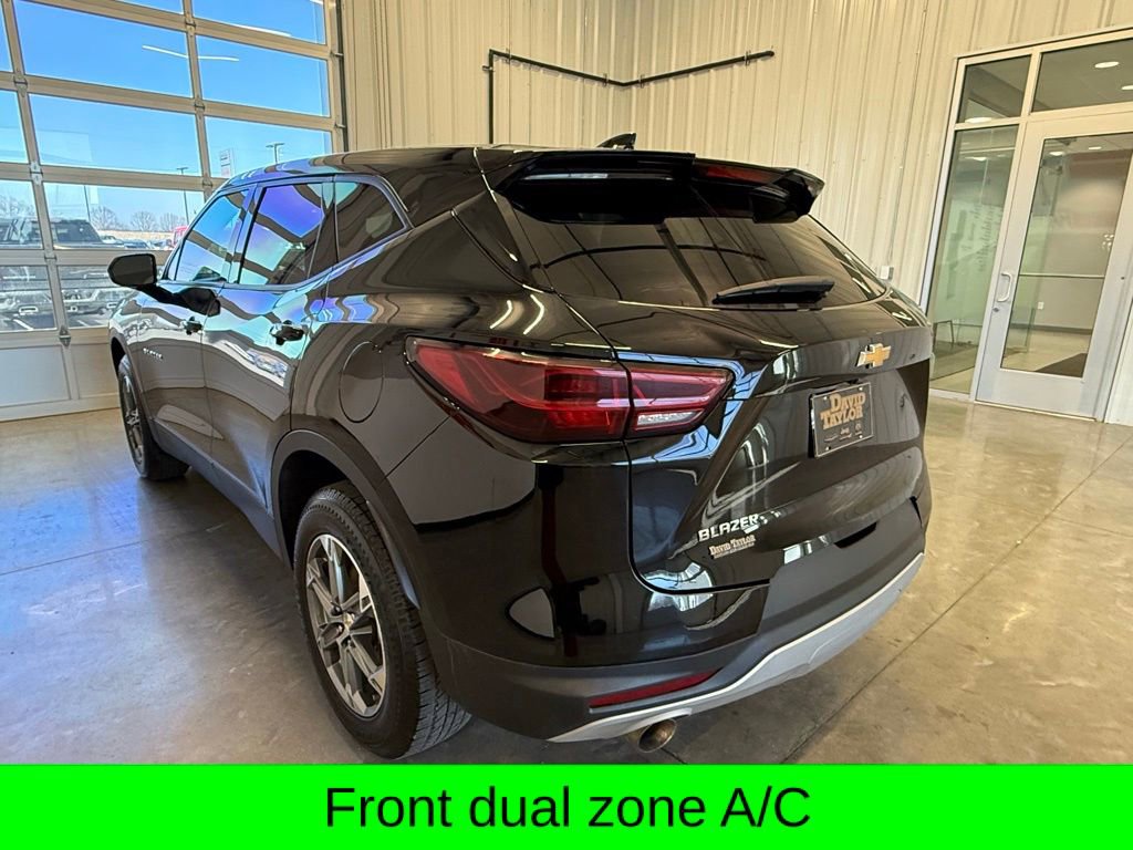 Used 2025 Chevrolet Blazer LT image 4