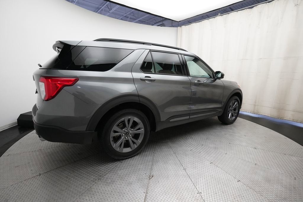 Used 2023 Ford Explorer XLT w/ Equipment Group 202A AWD/4WD image 37
