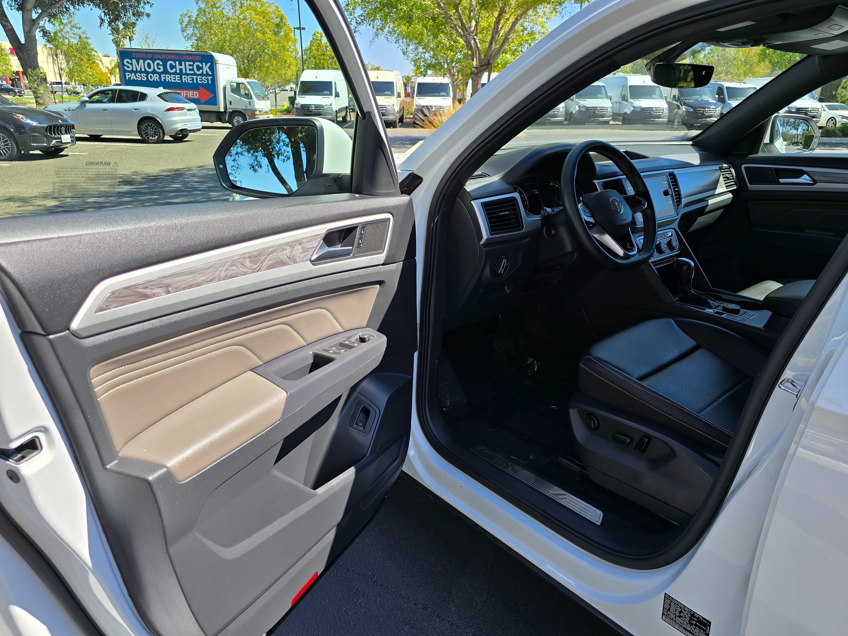 Used 2021 Volkswagen Atlas Cross Sport SE AWD/4WD image 12