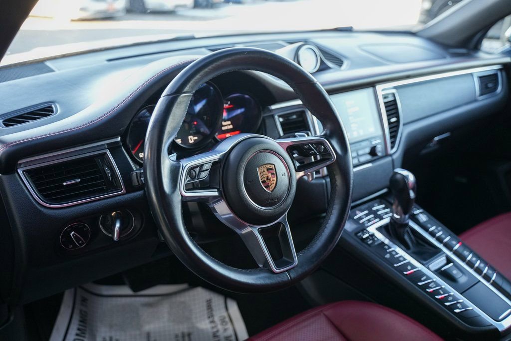Used 2018 Porsche Macan GTS image 31