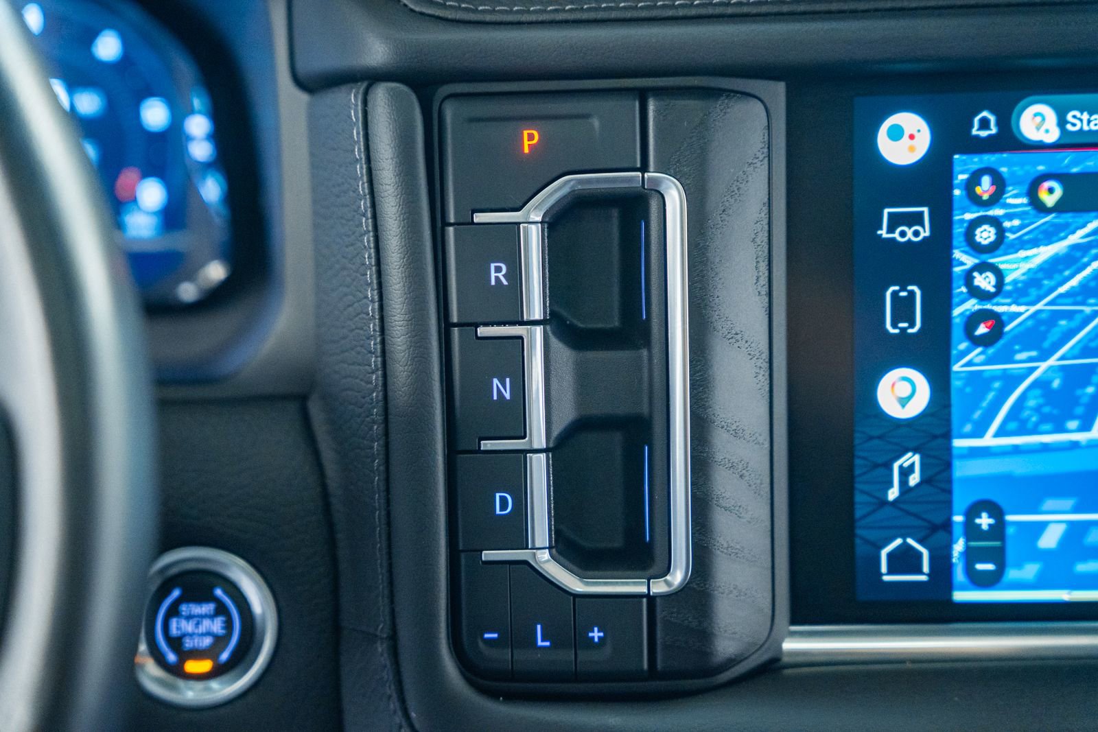 Used 2022 GMC Yukon Denali w/ Denali Premium Package AWD/4WD image 31