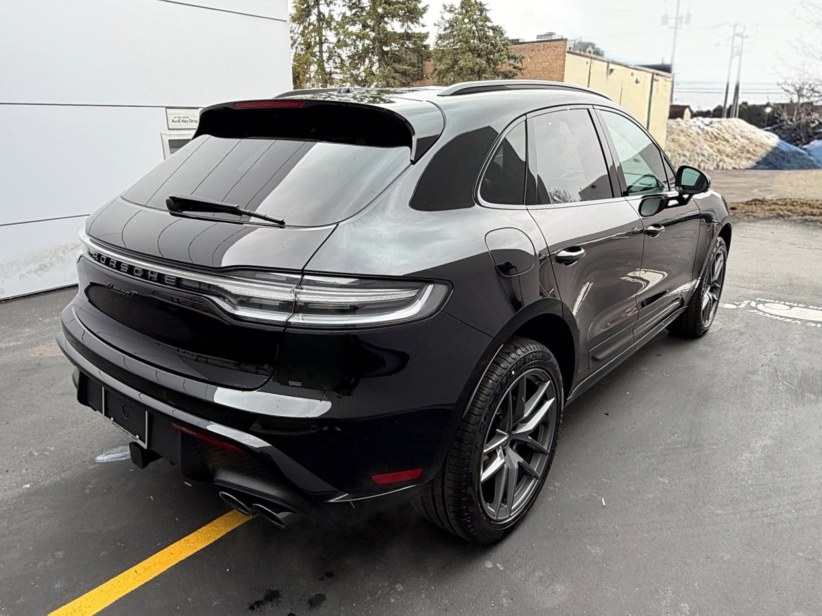 New 2026 Porsche Macan Turbo AWD/4WD image 28