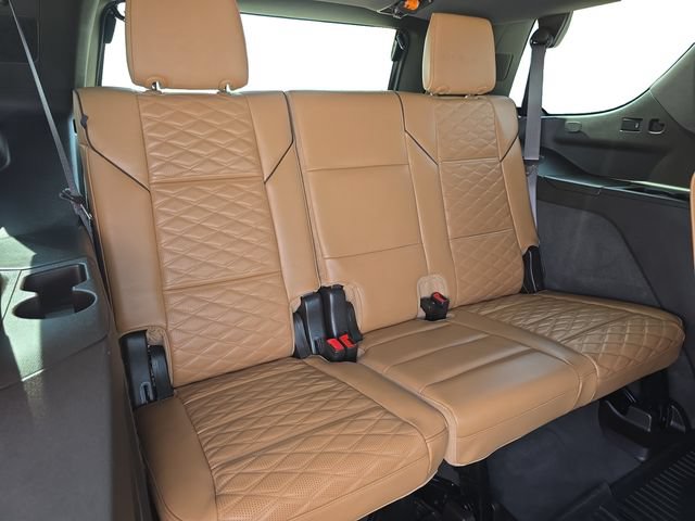 Used 2023 Cadillac Escalade Premium Luxury AWD/4WD image 18