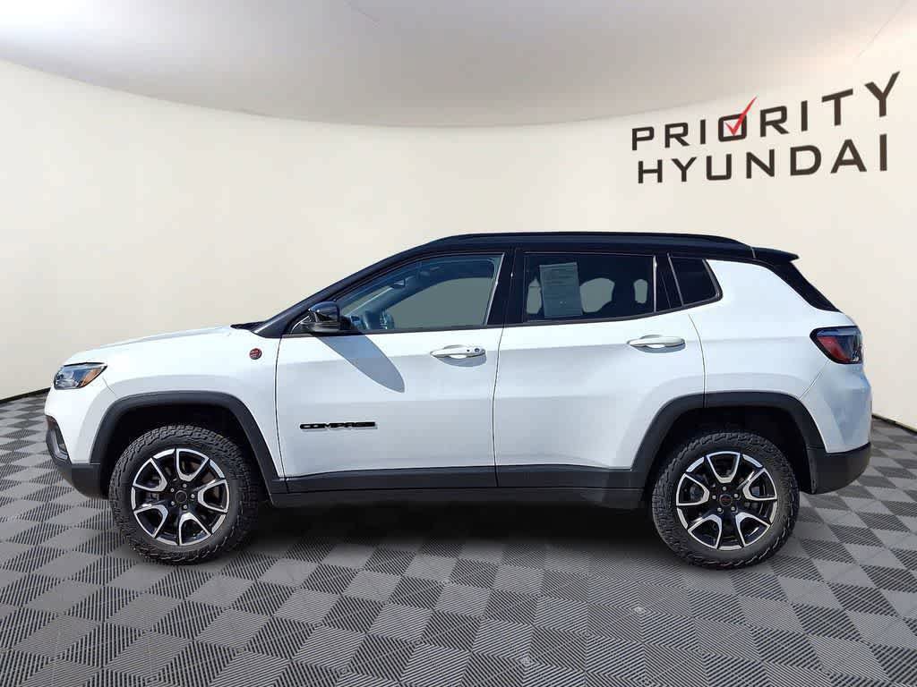Used 2025 Jeep Compass Trailhawk AWD/4WD image 7