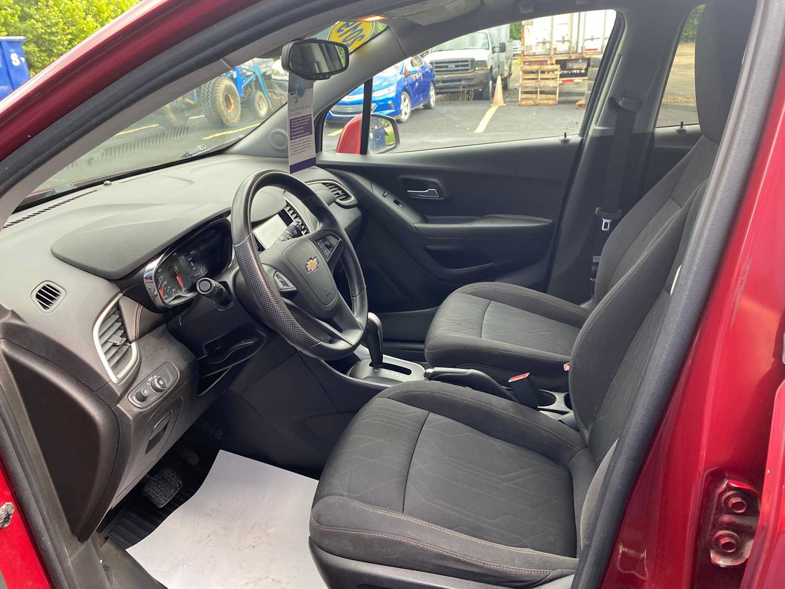 Used 2019 Chevrolet Trax LT FWD image 10