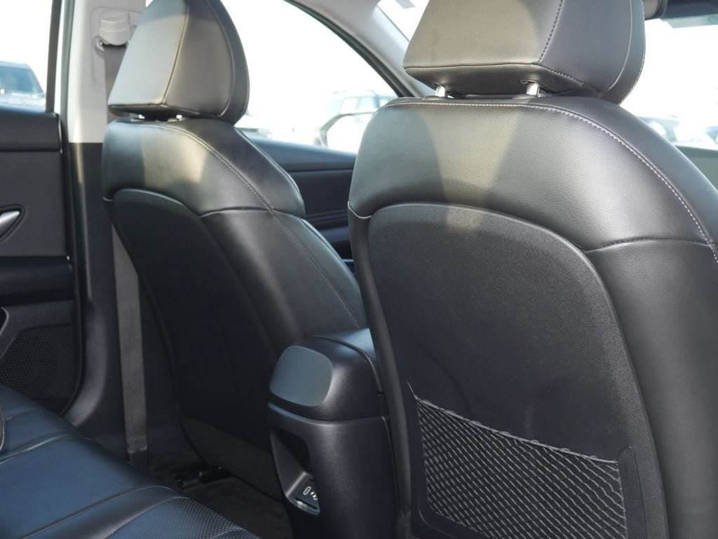 Used 2025 Hyundai Elantra Limited FWD image 24