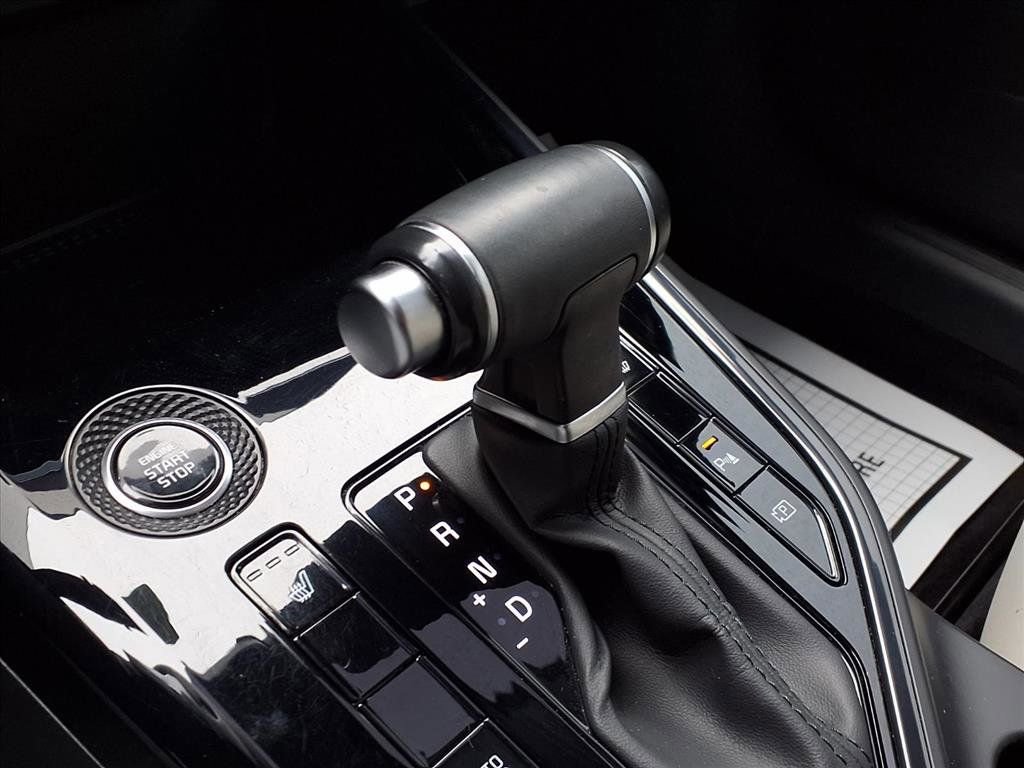 Used 2024 Kia Niro EX image 9