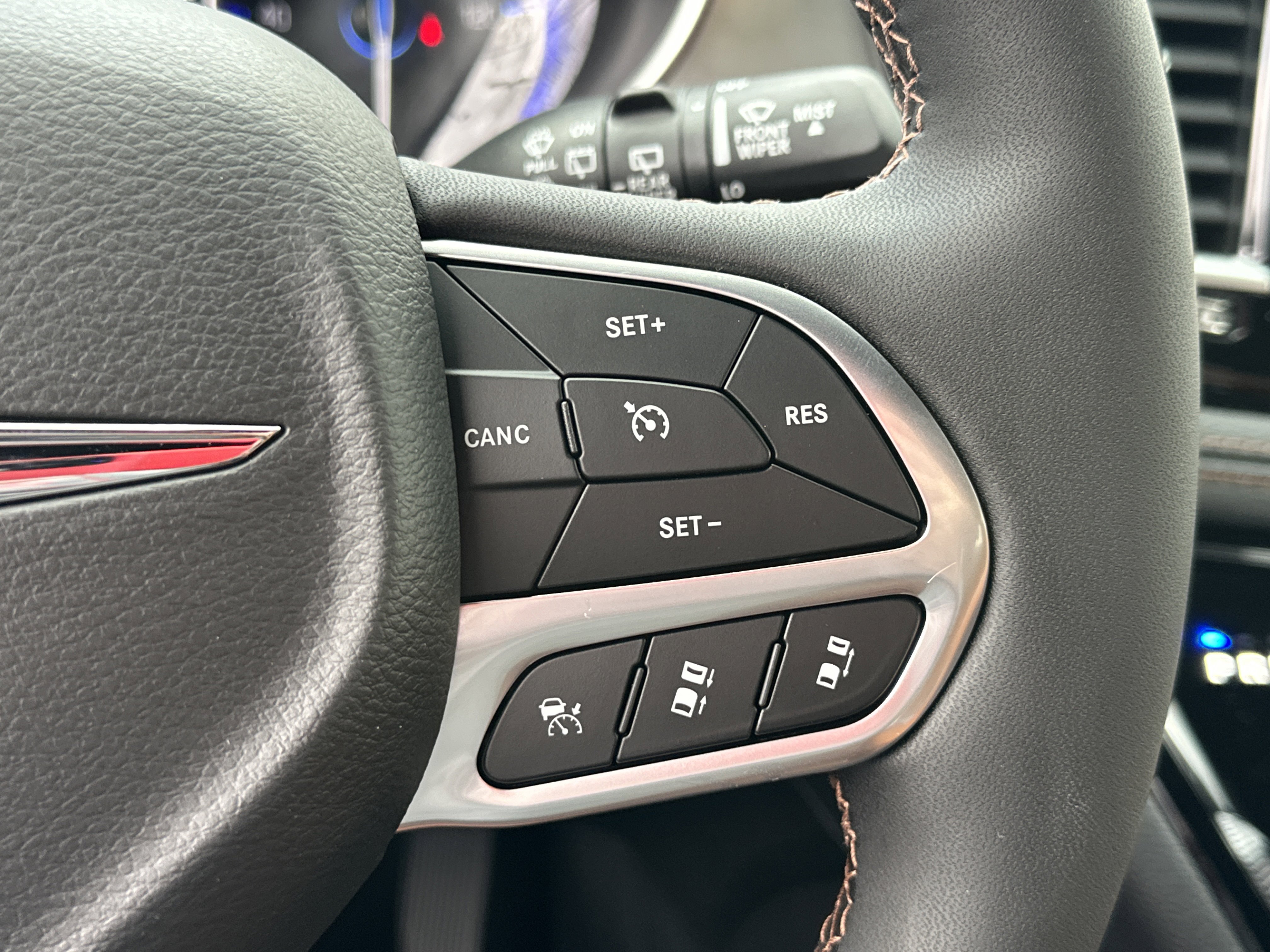 New 2026 Chrysler Pacifica Pinnacle image 9