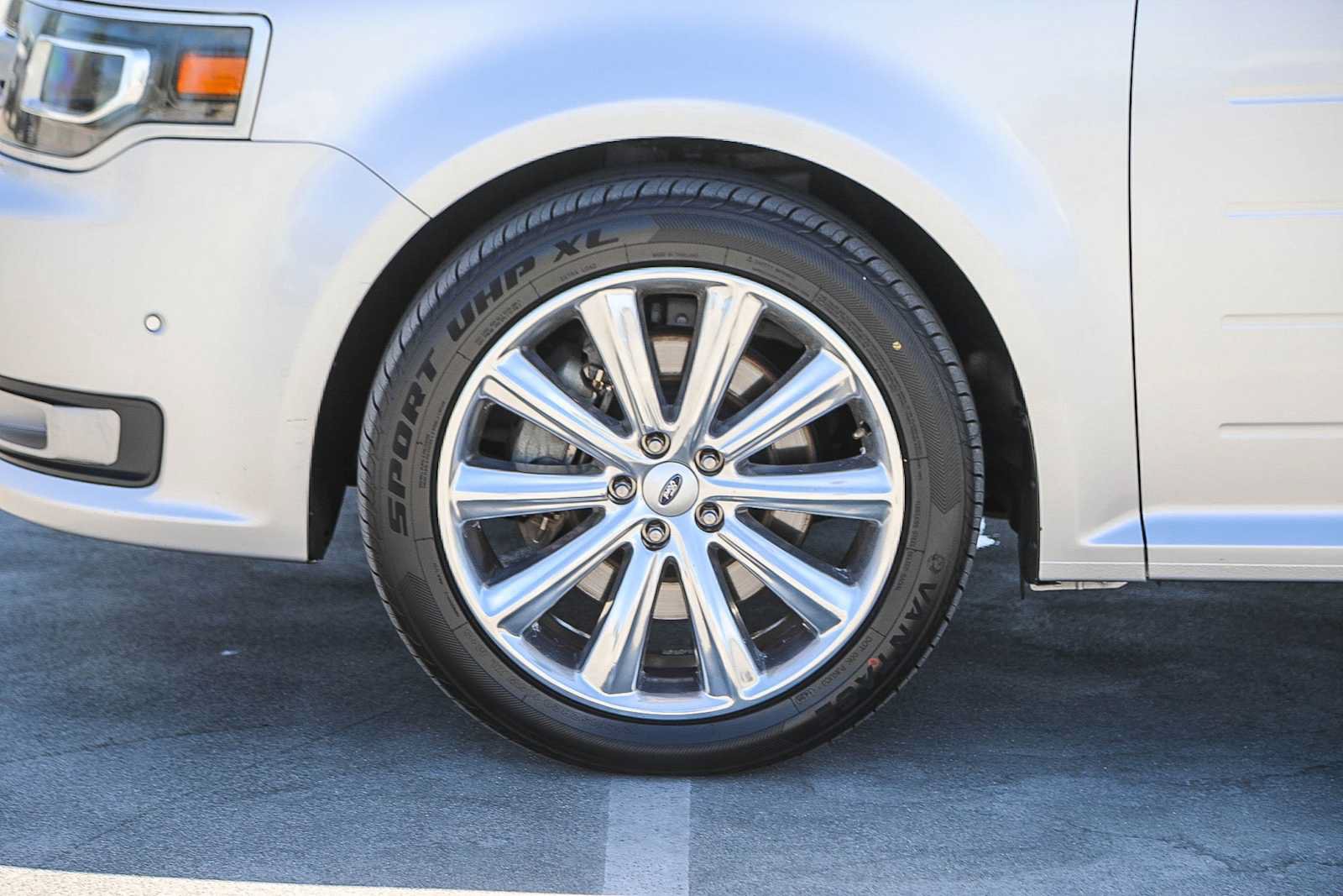 Used 2019 Ford Flex Limited AWD/4WD image 10