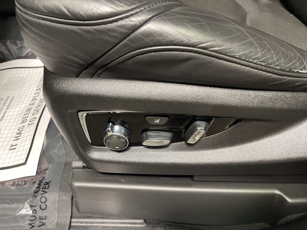 Used 2019 Cadillac Escalade Platinum AWD/4WD image 26
