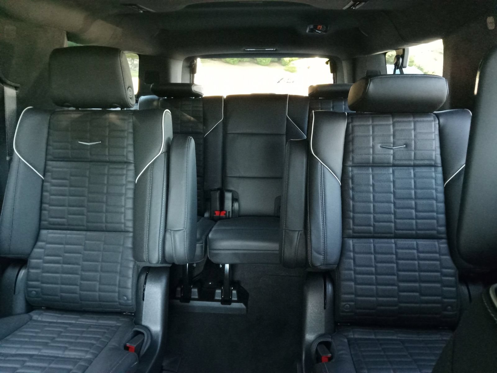 Used 2026 Cadillac Escalade ESV V AWD/4WD image 22