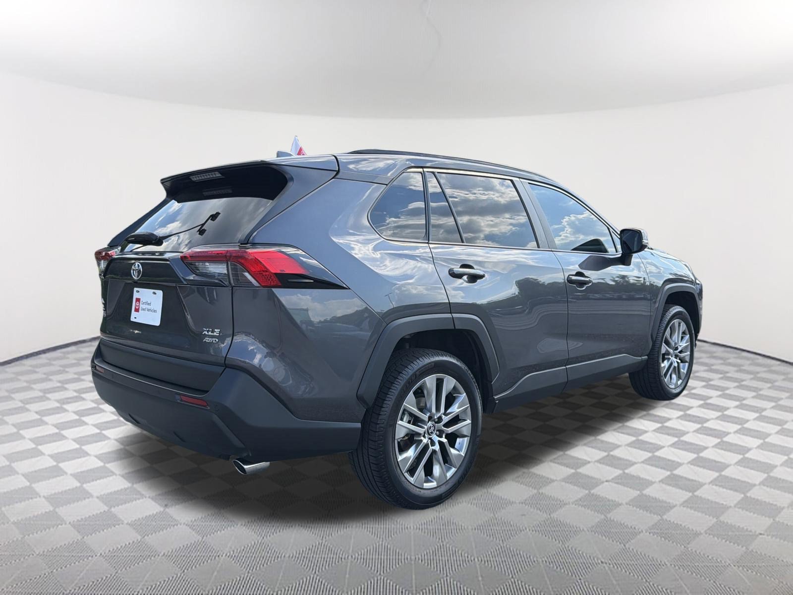 Certified 2022 Toyota RAV4 XLE Premium AWD/4WD image 16