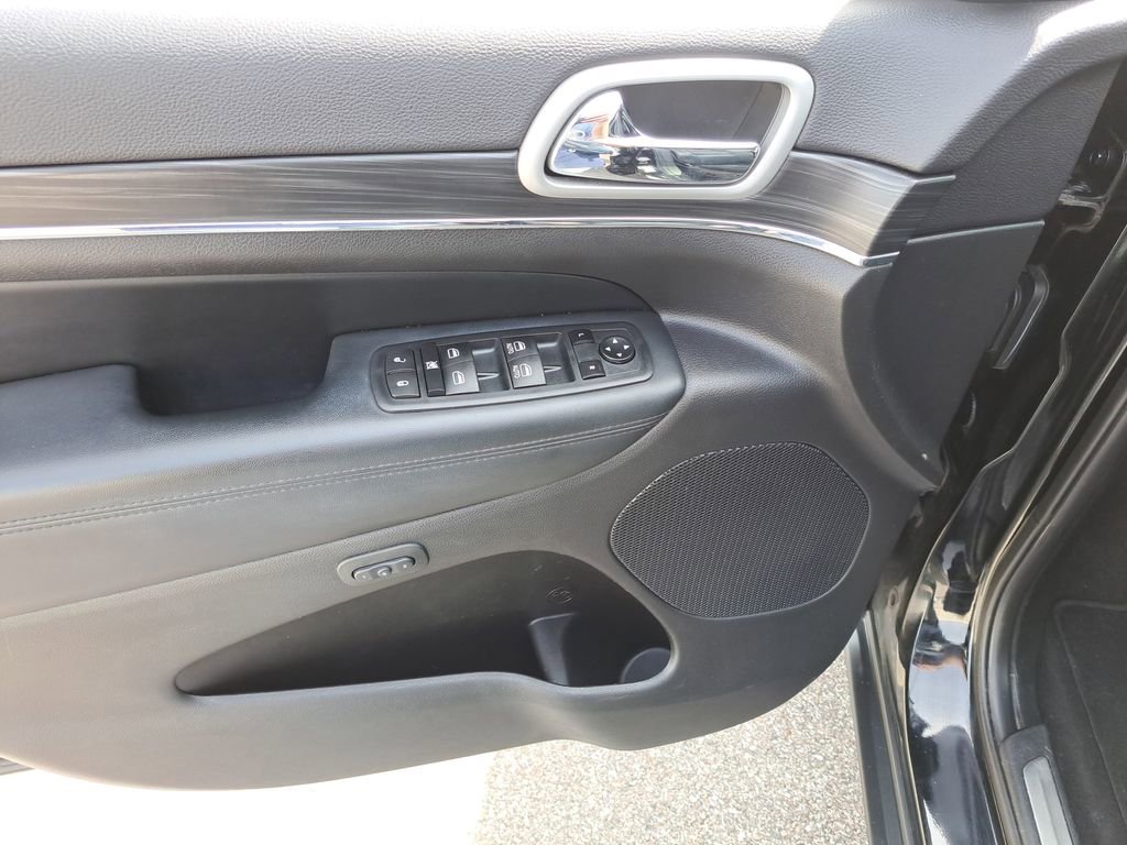 Used 2021 Jeep Grand Cherokee Limited image 22