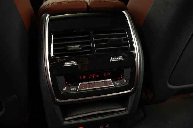 Used 2025 BMW X5 M60i AWD/4WD image 50