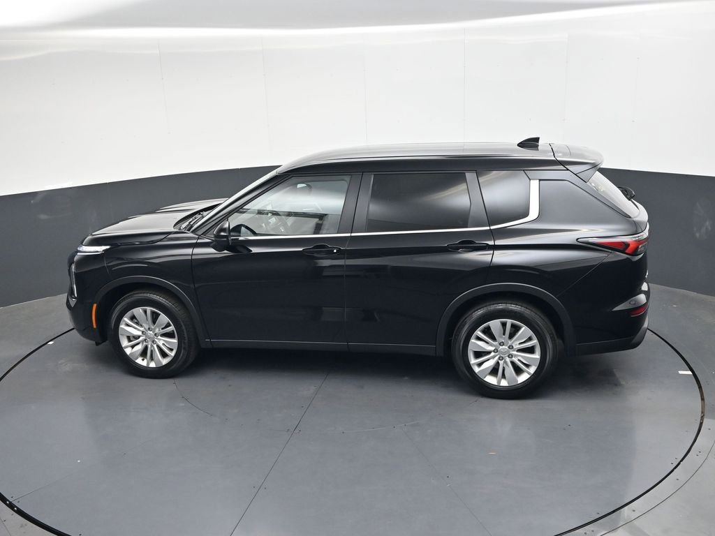 Used 2025 Mitsubishi Outlander ES AWD/4WD image 24