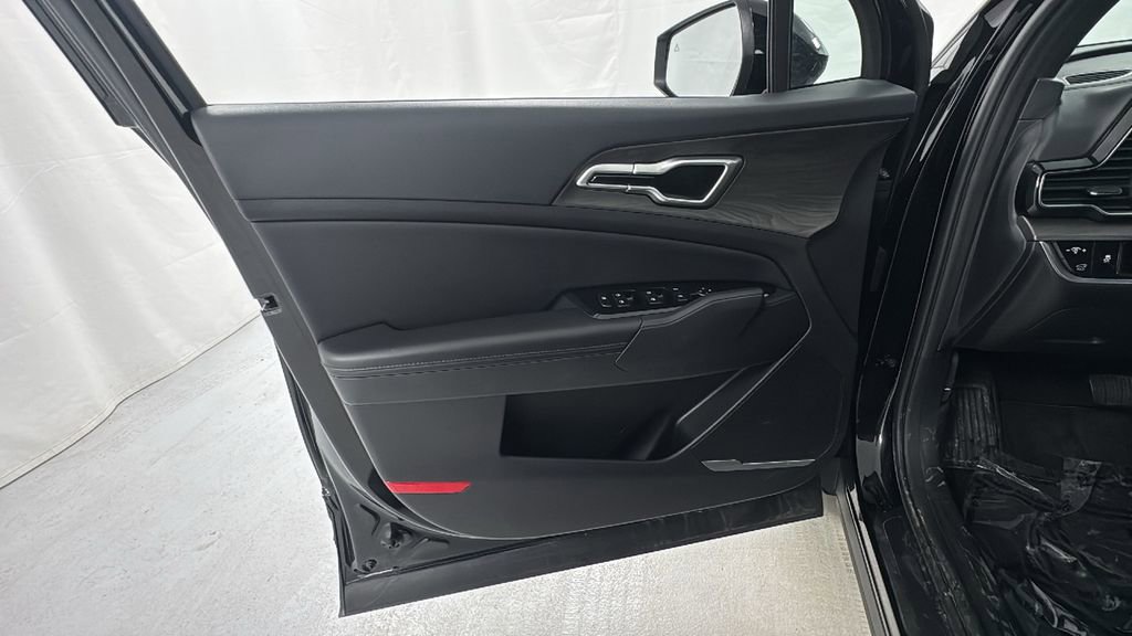 Used 2025 Kia Sportage X-Line w/ Premium Package image 19