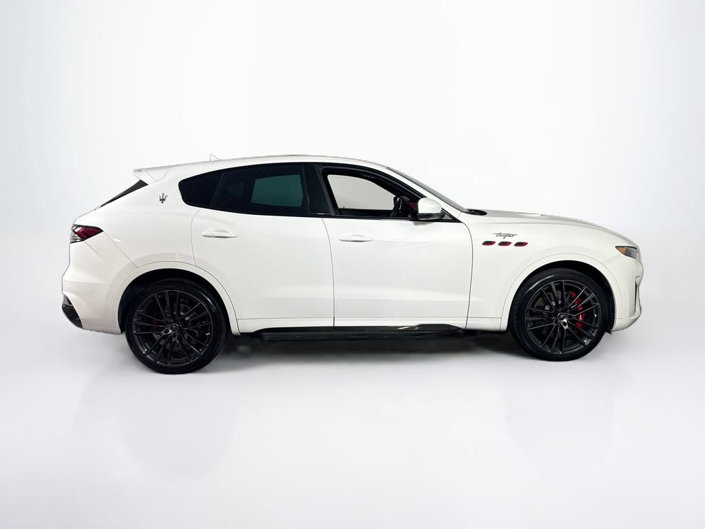 Used 2022 Maserati Levante Trofeo AWD/4WD image 6