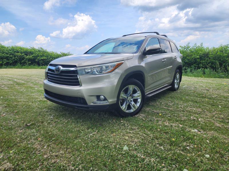 Used 2015 Toyota Highlander Limited Platinum image 2