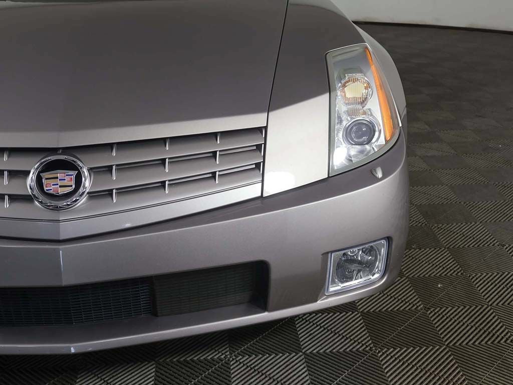 Used 2004 Cadillac XLR RWD image 13