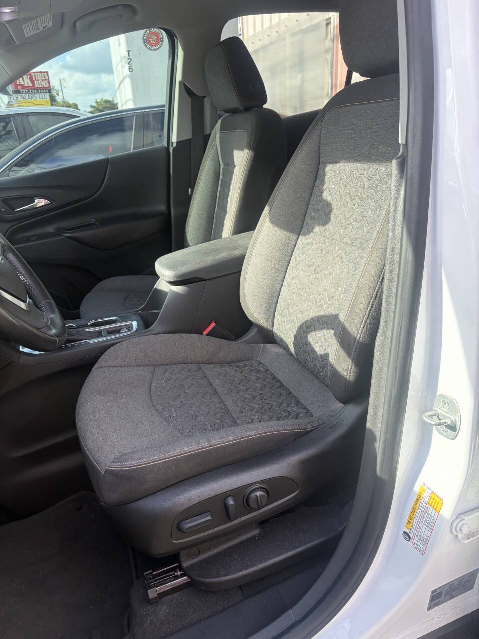 Used 2022 Chevrolet Equinox LT FWD image 16