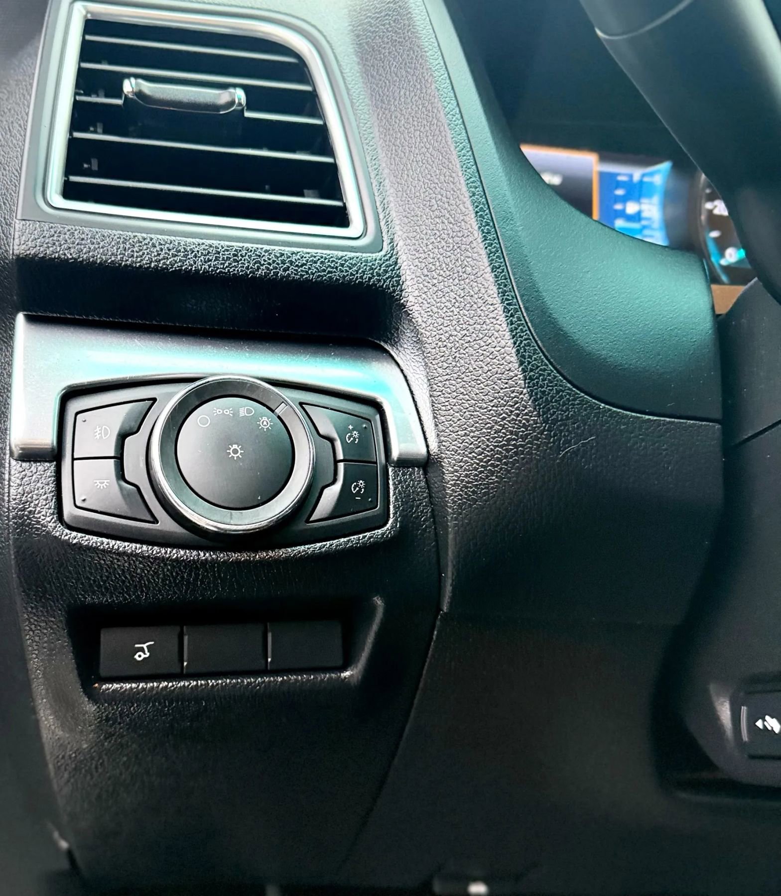 Used 2016 Ford Explorer Limited w/ Equipment Group 301A image 25