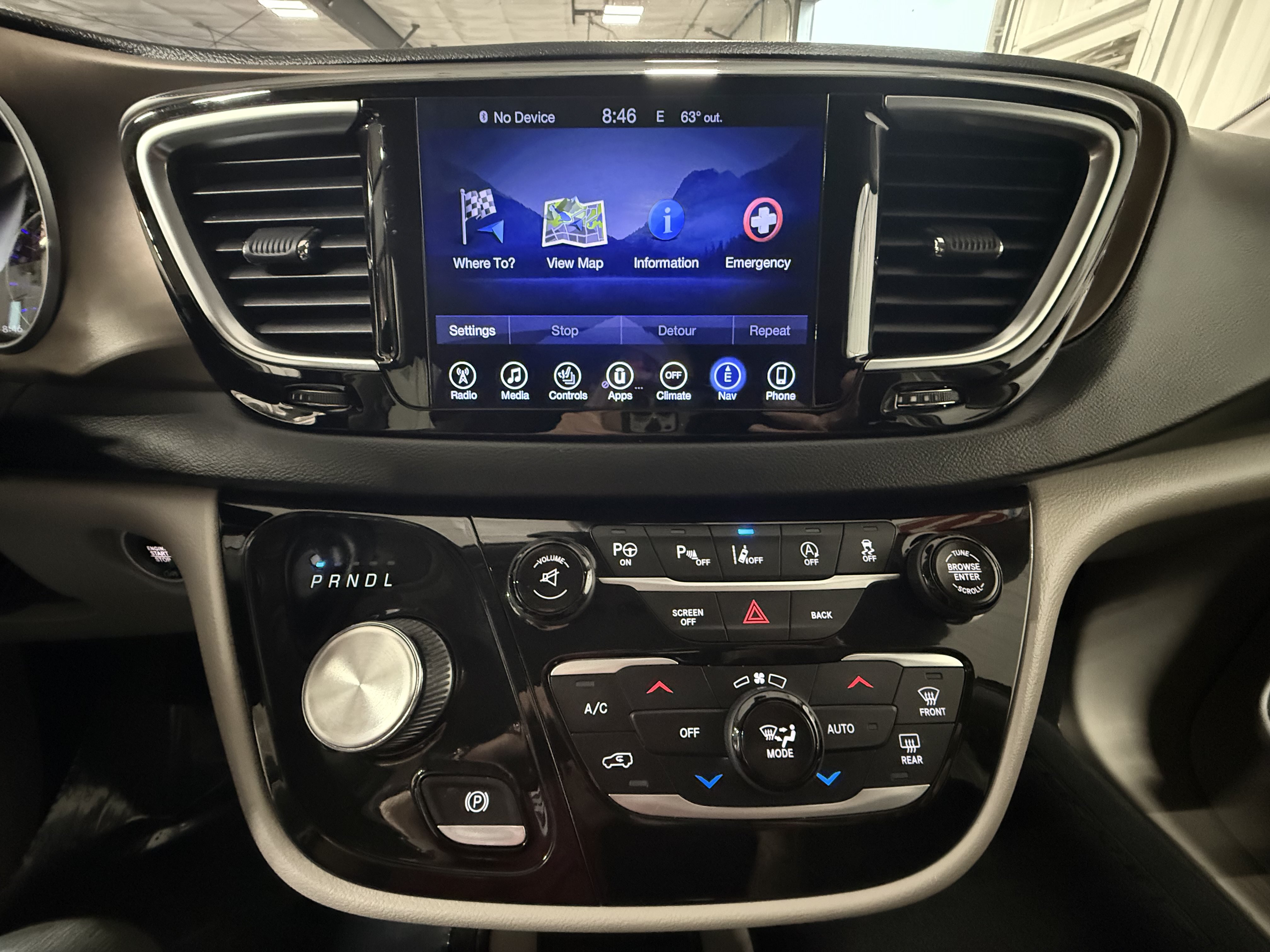 Used 2017 Chrysler Pacifica Touring-L Plus FWD image 32