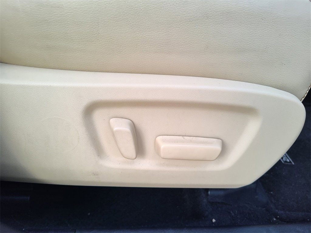 Used 2019 Toyota Highlander SE image 34