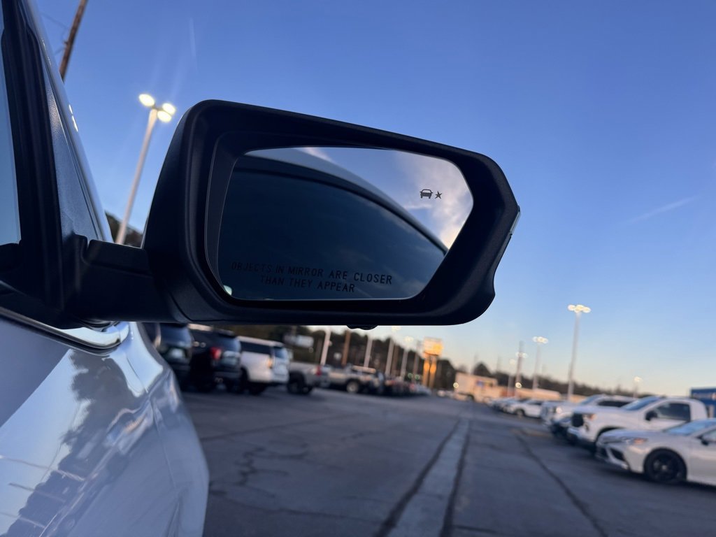 Used 2023 Chevrolet Equinox LT image 33