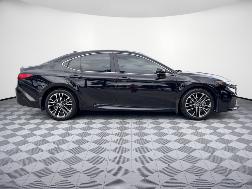 Used 2025 Toyota Camry XLE FWD image 8
