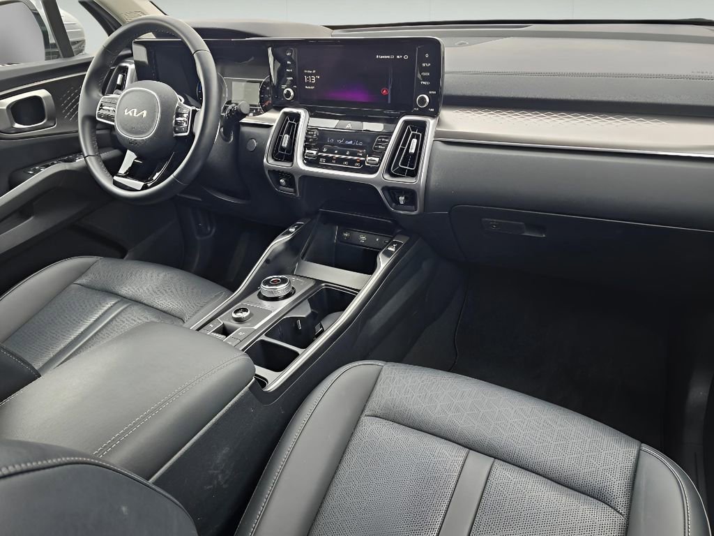 Used 2024 Kia Sorento EX image 15