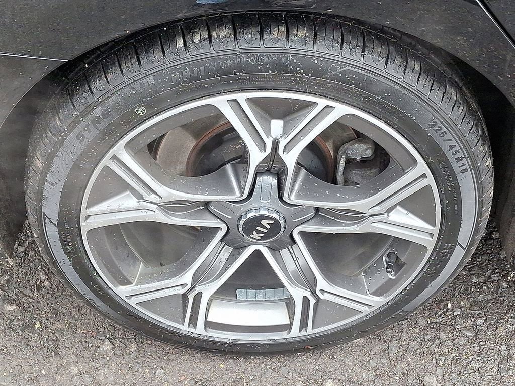 Used 2020 Kia Stinger GT-Line w/ Sun & Sound Package image 8