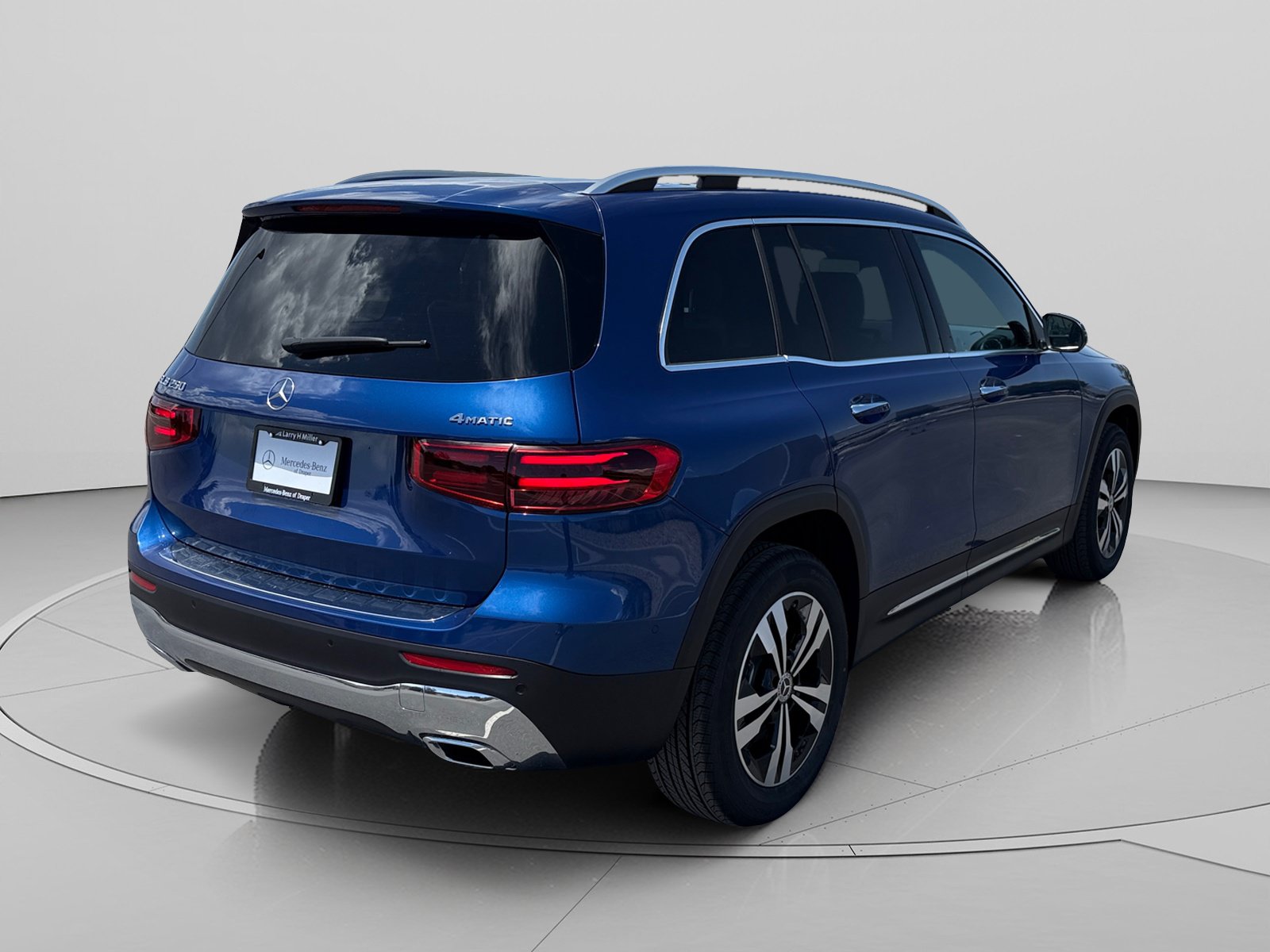 New 2026 Mercedes-Benz GLB 250 4MATIC image 5