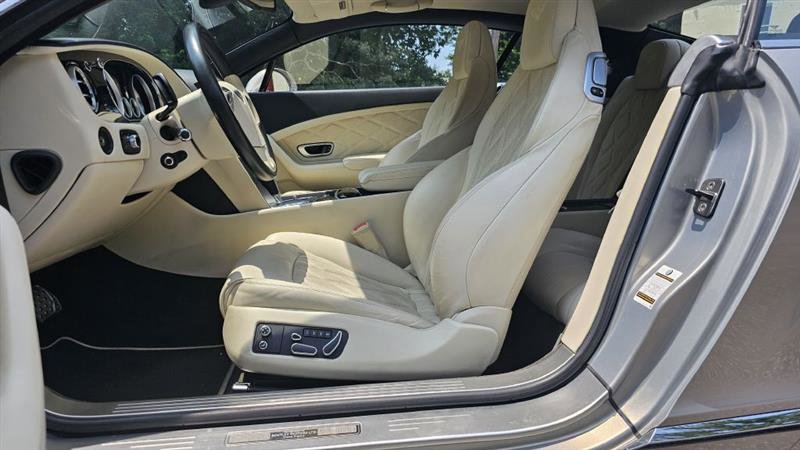 Used 2015 Bentley Continental GT image 3