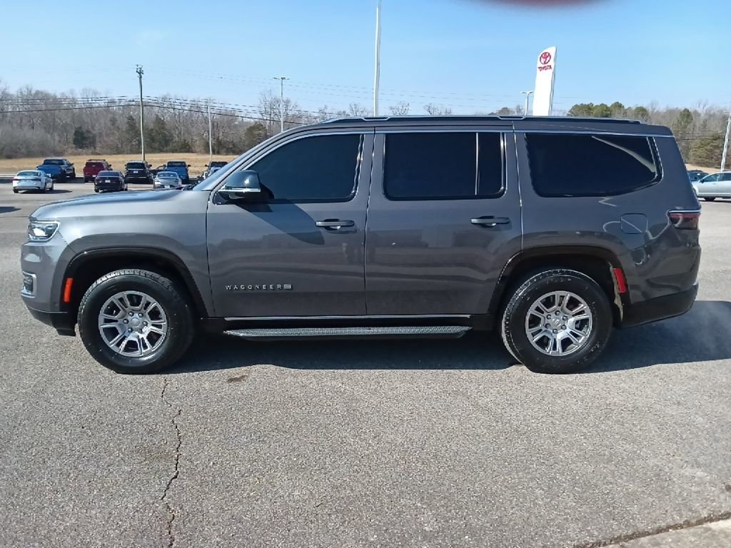 Used 2023 Jeep Wagoneer 2WD image 6