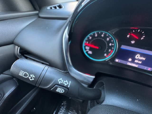 Used 2023 Chevrolet Traverse LT FWD image 25