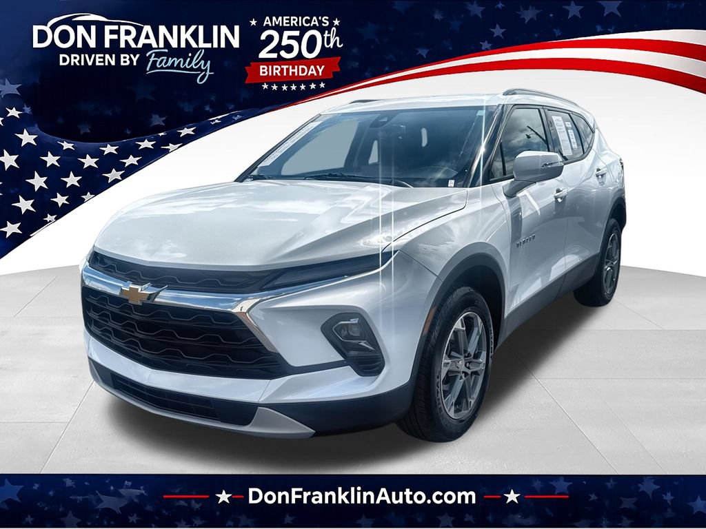 Used 2024 Chevrolet Blazer LT FWD image 1