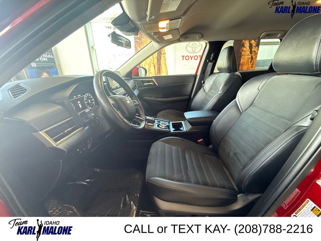 Used 2025 Mitsubishi Outlander SE AWD/4WD image 11